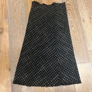 a line/ pencil skirt